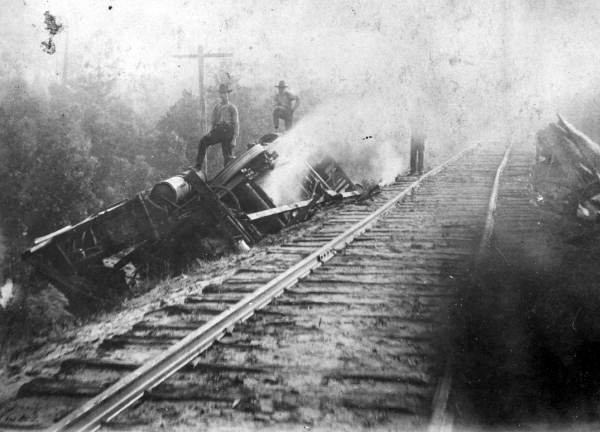 File:Train derailment- Cedar Key (5588620475).jpg