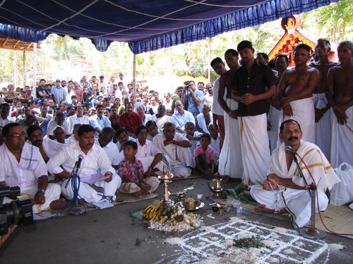 File:Varachuvekkal Chatangu at Muchilottu (1).jpg