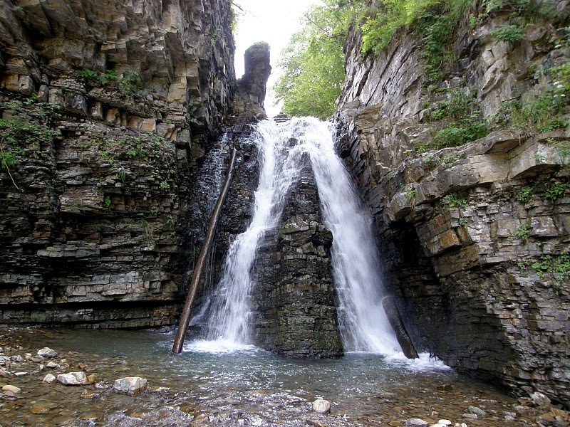 File:Бухтівецький водоспад.jpg