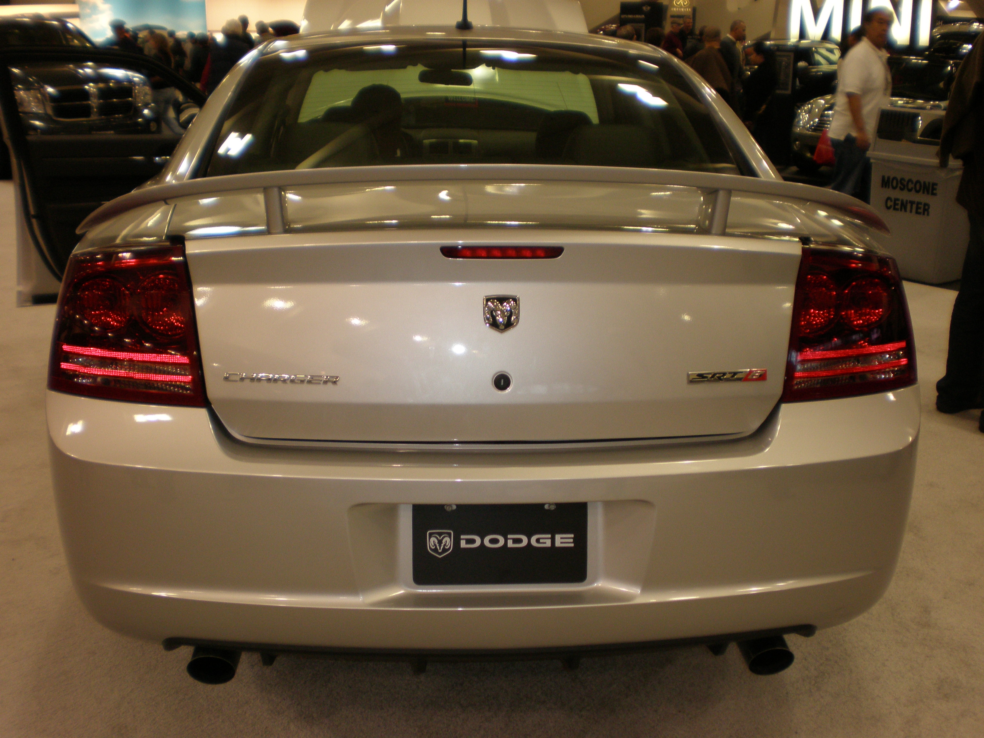 File:2008 silver Dodge Charger SRT-8  - Wikimedia Commons