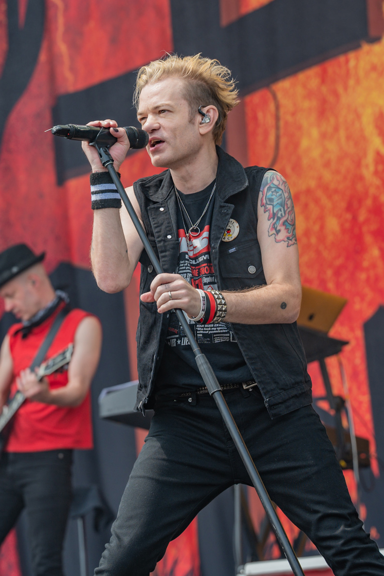 Sum 41's Deryck Whibley on Hitting Rock Bottom and Staying Sober