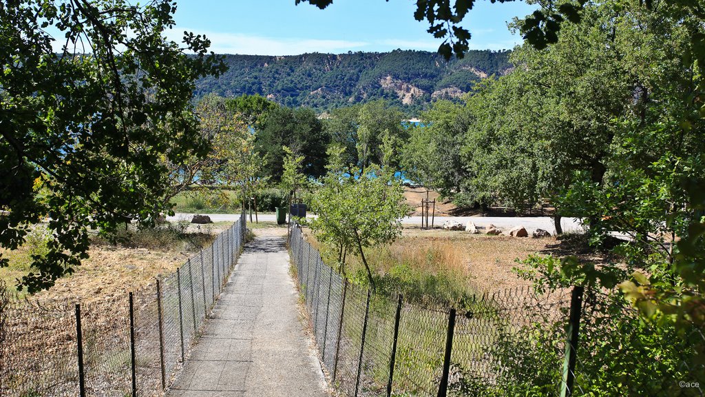 File:83630 Les Salles-sur-Verdon, France - panoramio (5 ...