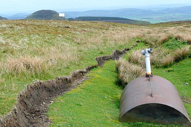 File:Above Three Riggles - geograph.org.uk - 1300473.jpg