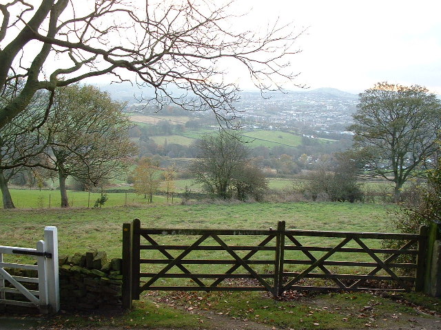 File:Across farmland from Cockley Hill - geograph.org.uk - 84108.jpg