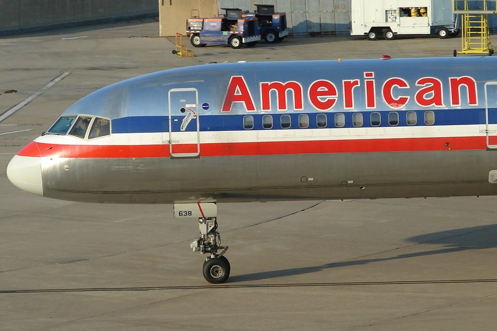 American Airlines B757 (N638AA) at Dallas-Fort Worth International Airport.jpg