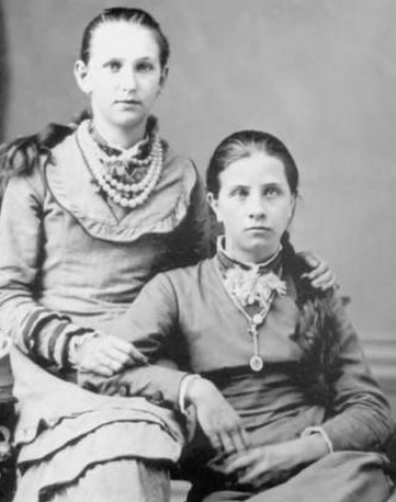 File:Annie and Florence Deeks circa 1880 Toronto Public Library.png