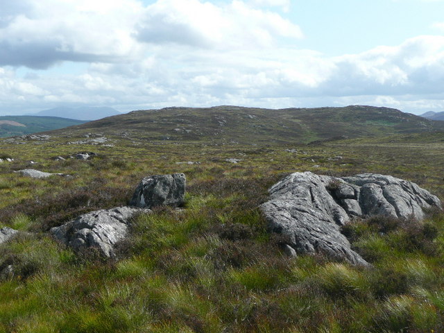 File:Boulders on a boggy plateau - geograph.org.uk - 1431477.jpg