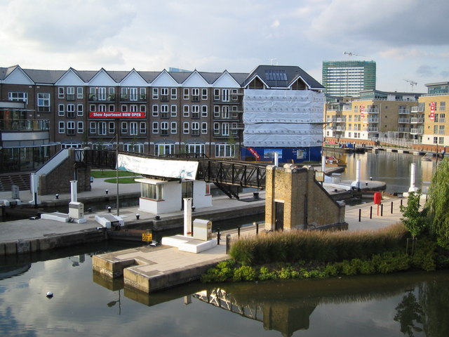 Brentford Lock - geograph.org.uk - 201060