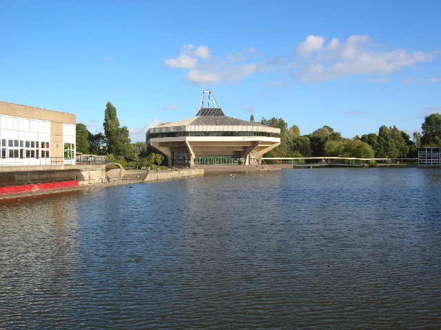 File:Central Hall - geograph.org.uk - 119675.jpg