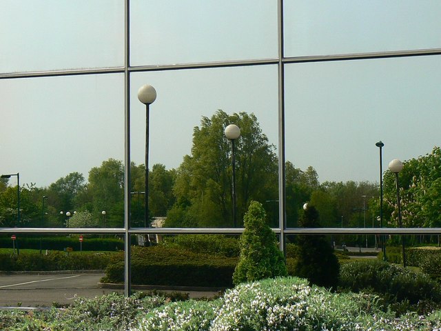 File:Dialog Semiconductors, Windmill Hill, Swindon (2) - geograph.org.uk - 415949.jpg