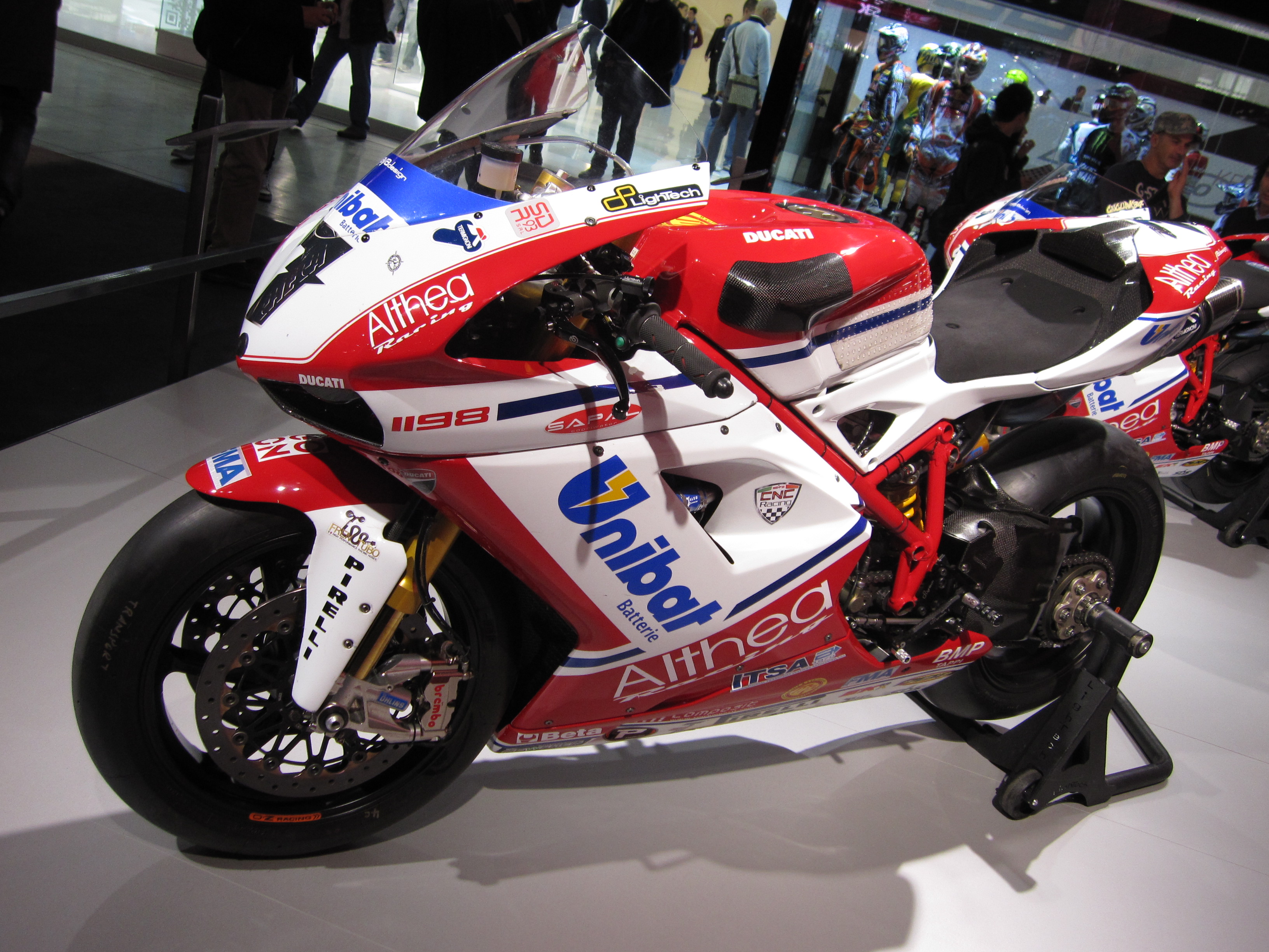 Les nombres en images. - Page 13 Ducati_1198_sbk_carlos_checa1