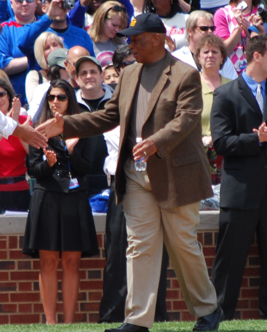 BE043943, Ernie Banks With Parents and Twin Sons During a v…