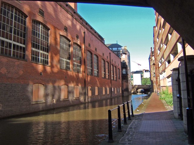 File:Former Electricity Power Station - geograph.org.uk - 276377.jpg