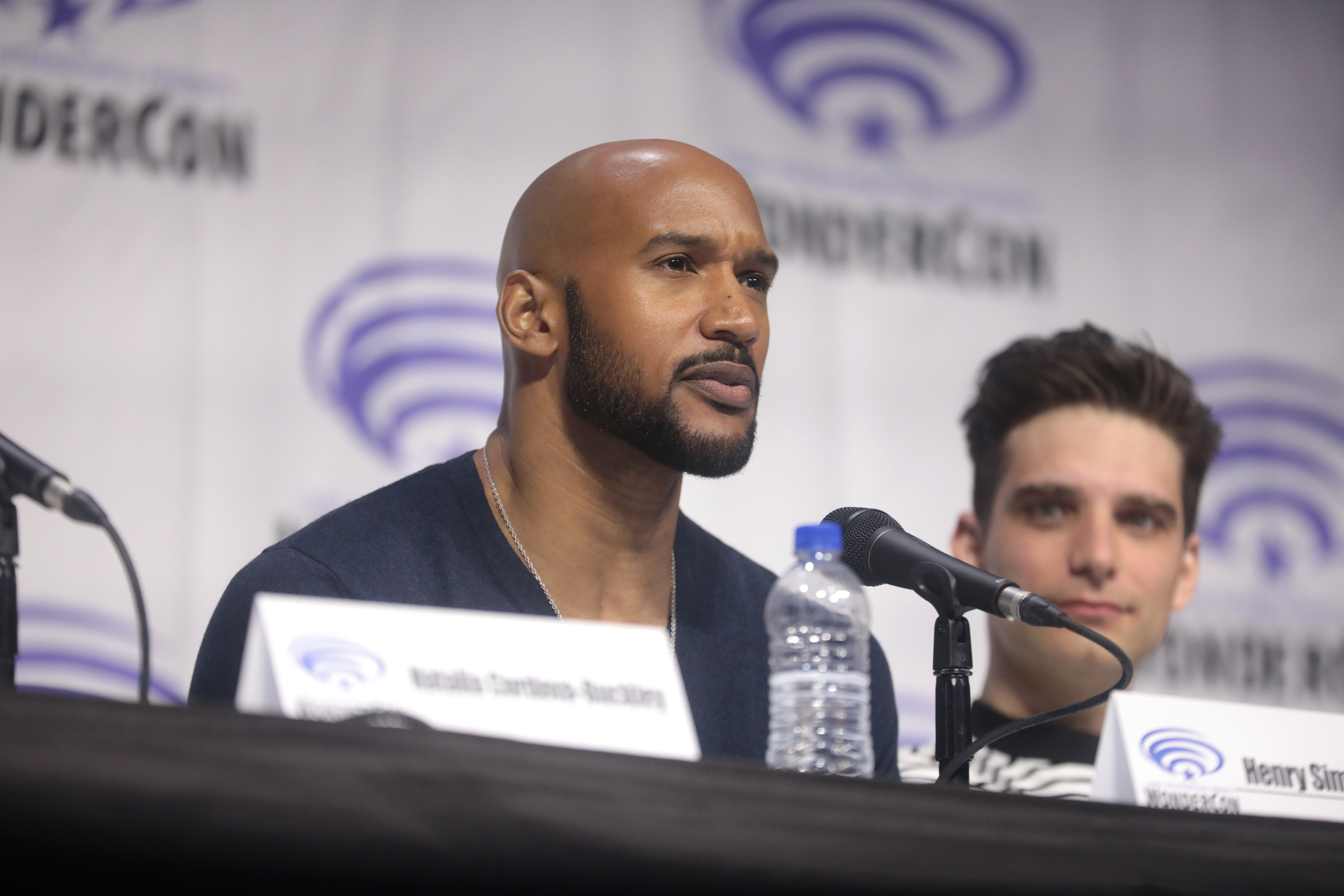 Henry Simmons & Jeff Ward (46822079364).jpg. 