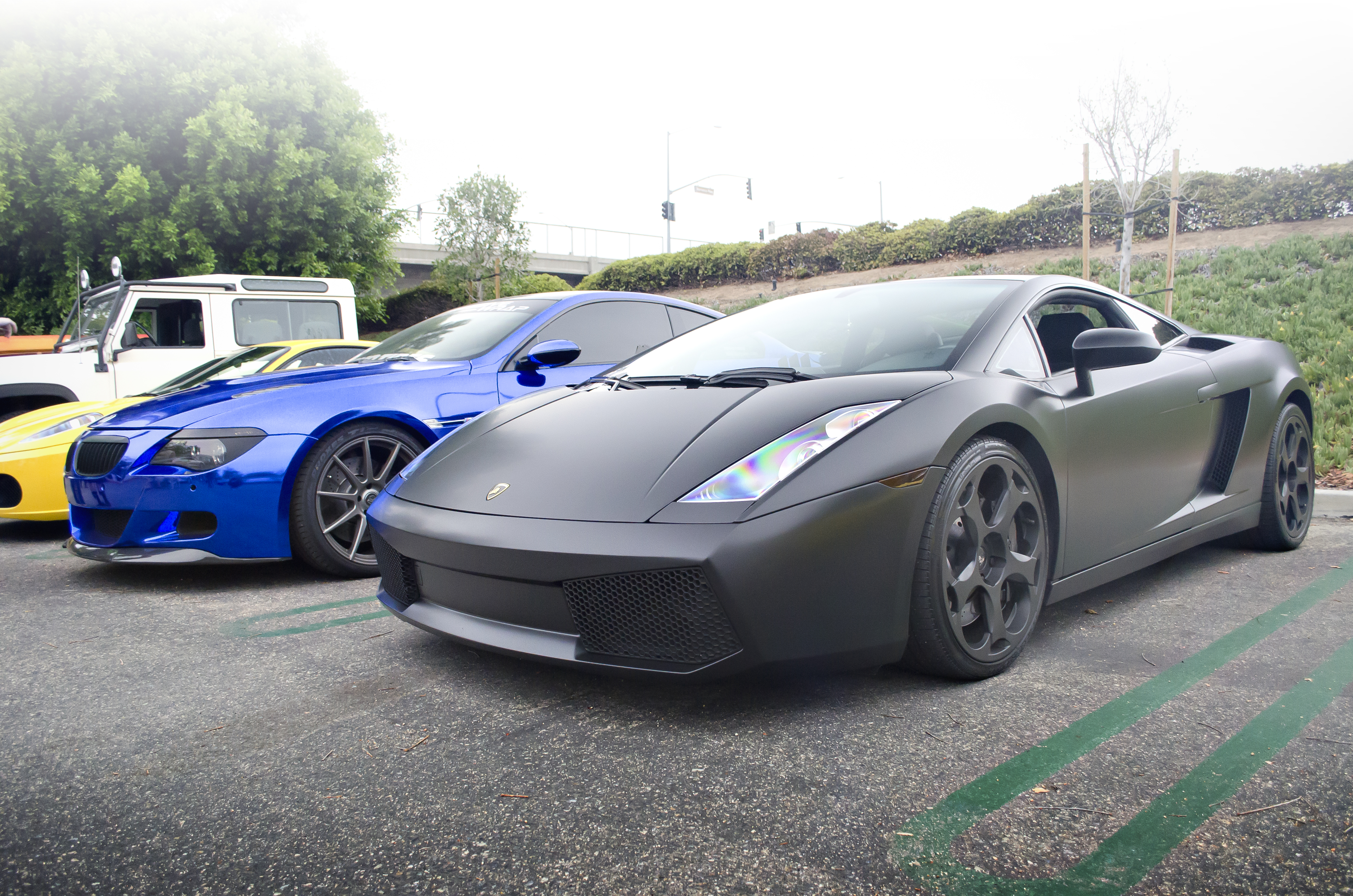 File Matte Black Lamborghini Gallardo And Blue Chrome Wrapped Bmw M6 10147843554 Jpg Wikimedia Commons