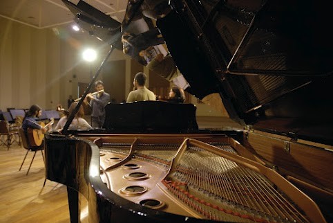 File:Mecesup-Music Room-U Serena.jpg