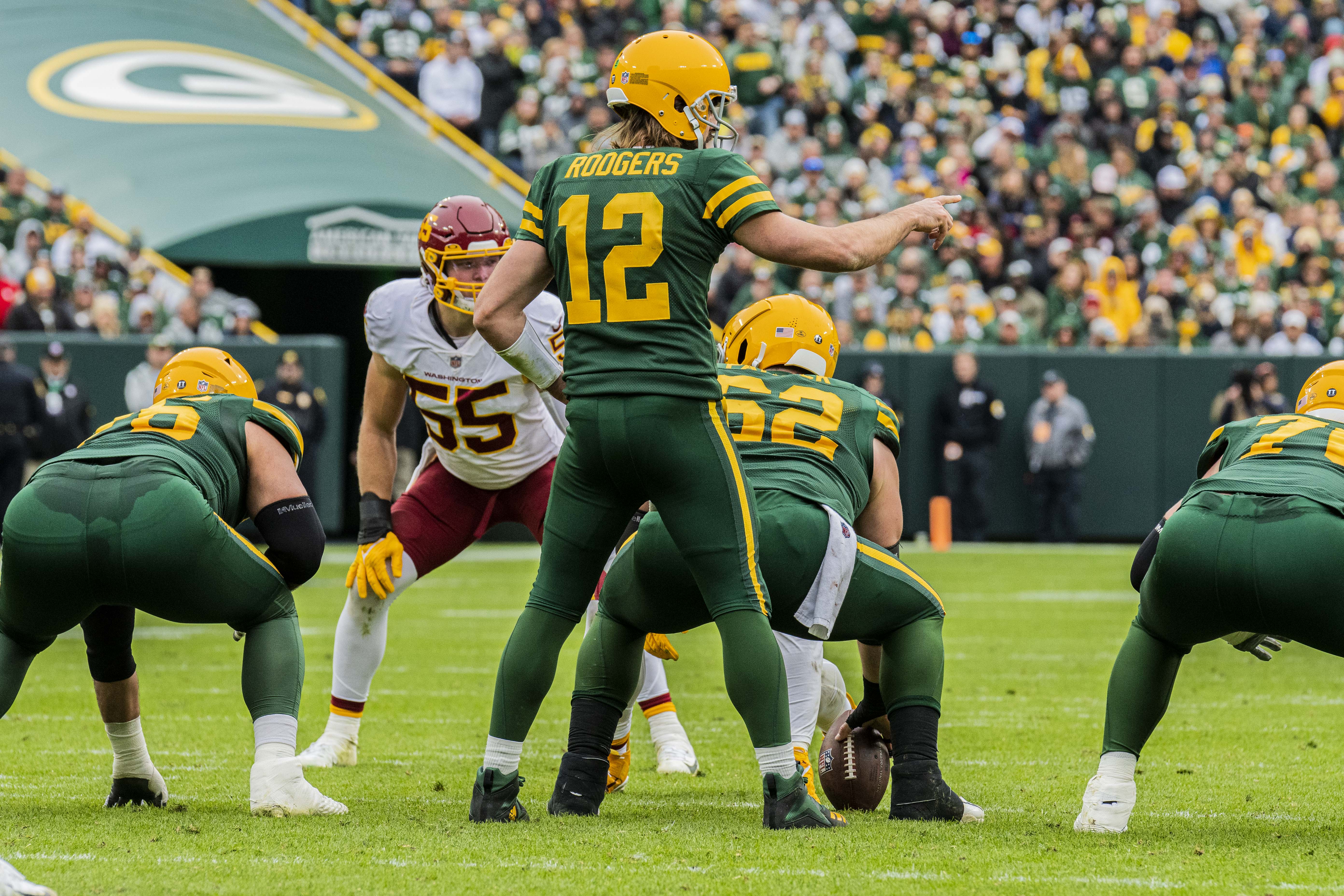 File:NFL 2021 - Week 7 - Washington vs. Packers D50 5669