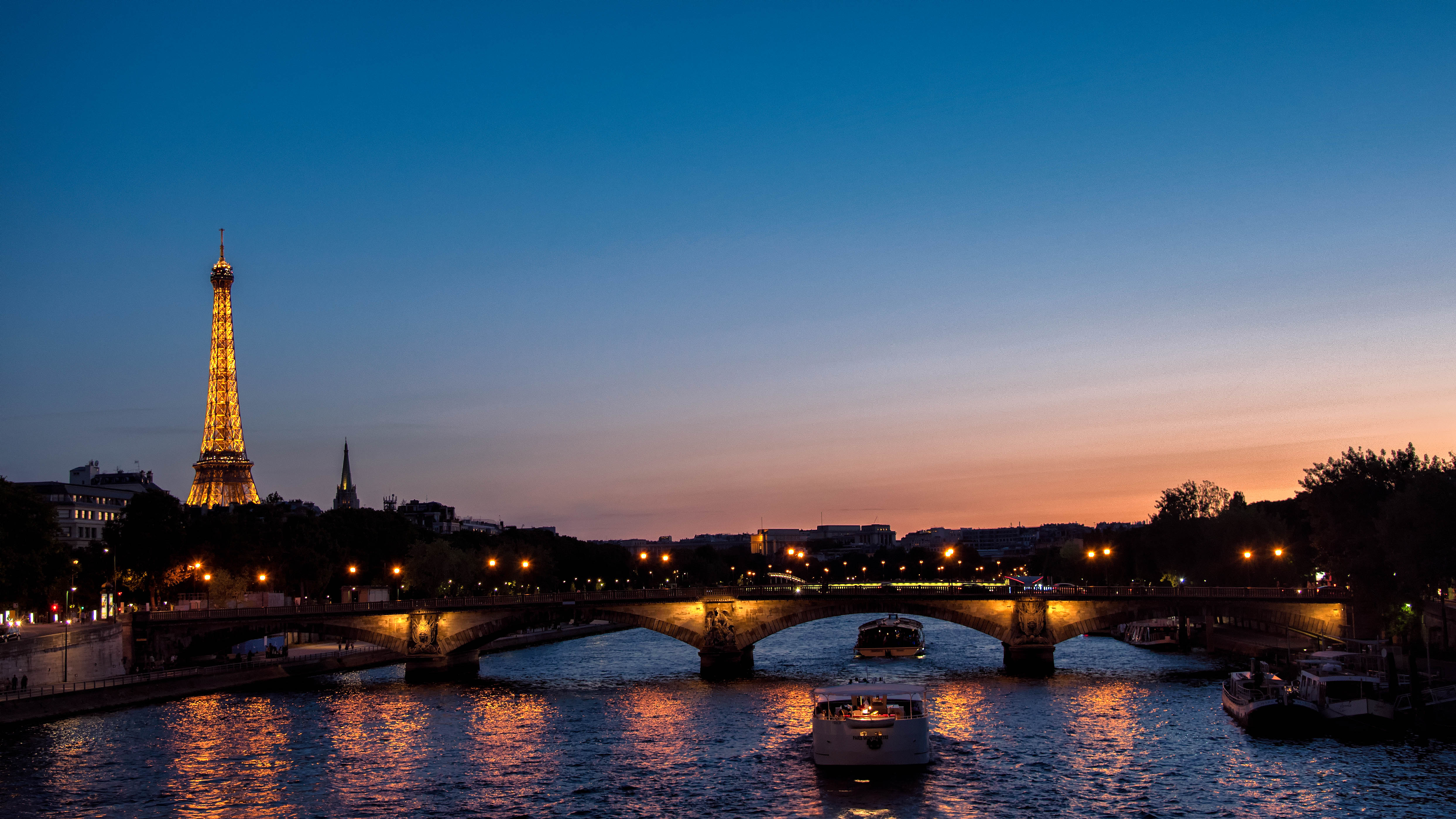 City in france. Эйфелева башня река сена. Река сена во Франции. Франция Париж. Эйфель башня ночью.