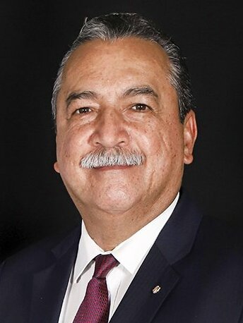 File:Retrao oficial de Manuel Eduardo Conde Orellana, Deputado del Congreso (cropped).jpg