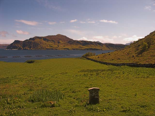 File:South of South westerly view from Scorrybreac towards Ben Tianavaig - geograph.org.uk - 178903.jpg