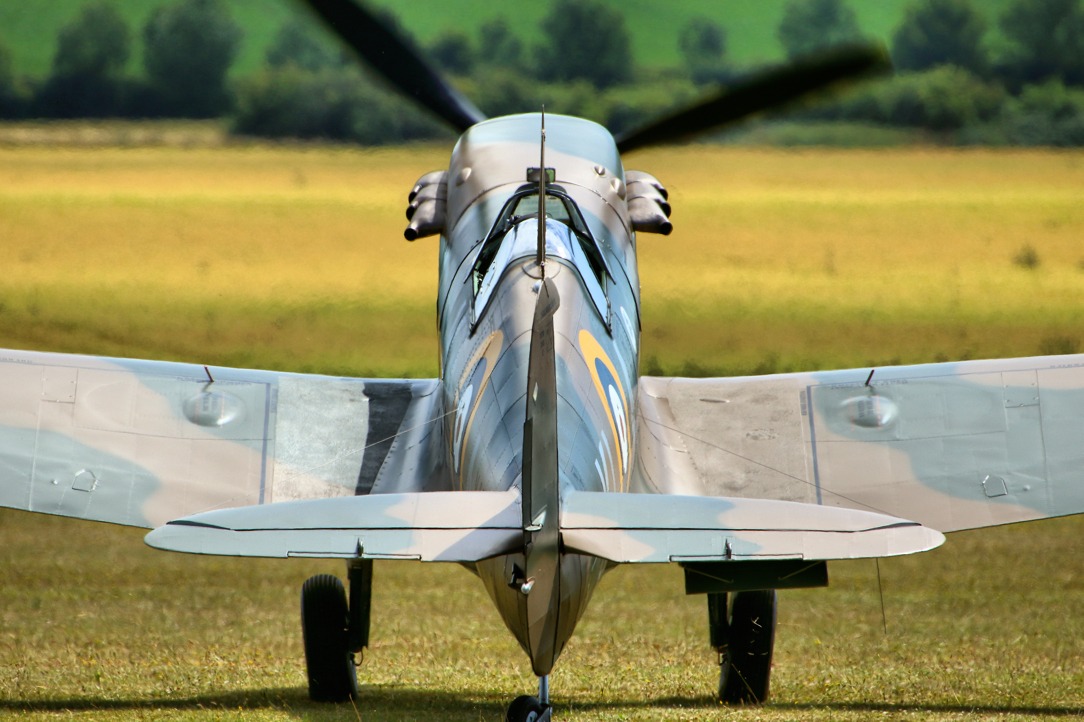 Spitfire Flying replic. Spitfire Flying Replica building Heritage. Spitfire Flying Replica building.