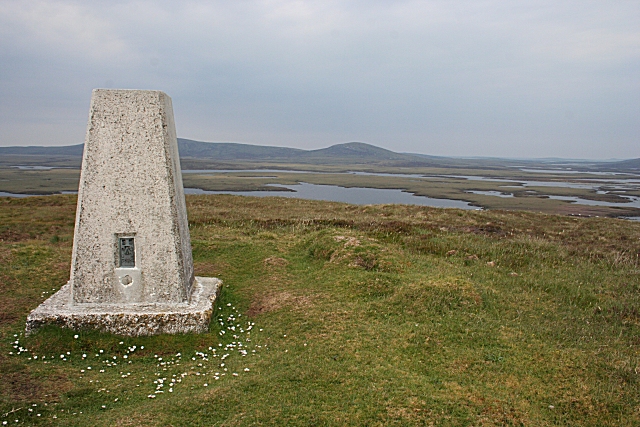 File:Triangulation Pillar - geograph.org.uk - 1342015.jpg