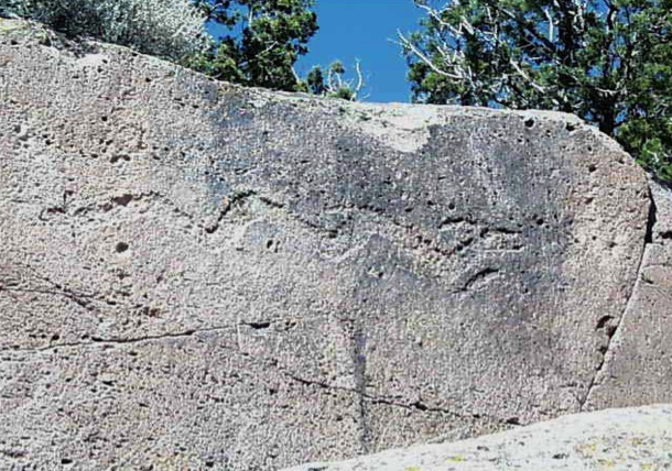 File:Tsirege Petroglyph depicting Awanyu.jpg