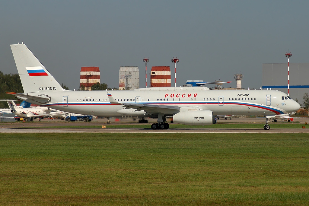 Tupolev tu 214sr. Ту-214 Аэрофлот. Ту-214 нос. Самолет ra73340. Ту-214 на заводе.