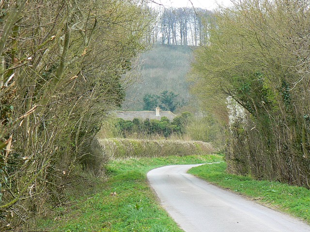 File:Up the road towards Bincknoll Farm - geograph.org.uk - 757392.jpg