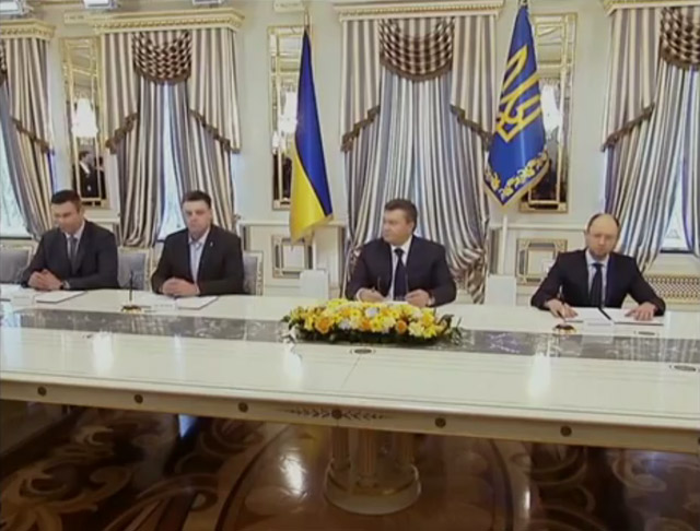 File:Yanukovych Agreement on settlement of political crisis in Ukraine 2.jpg