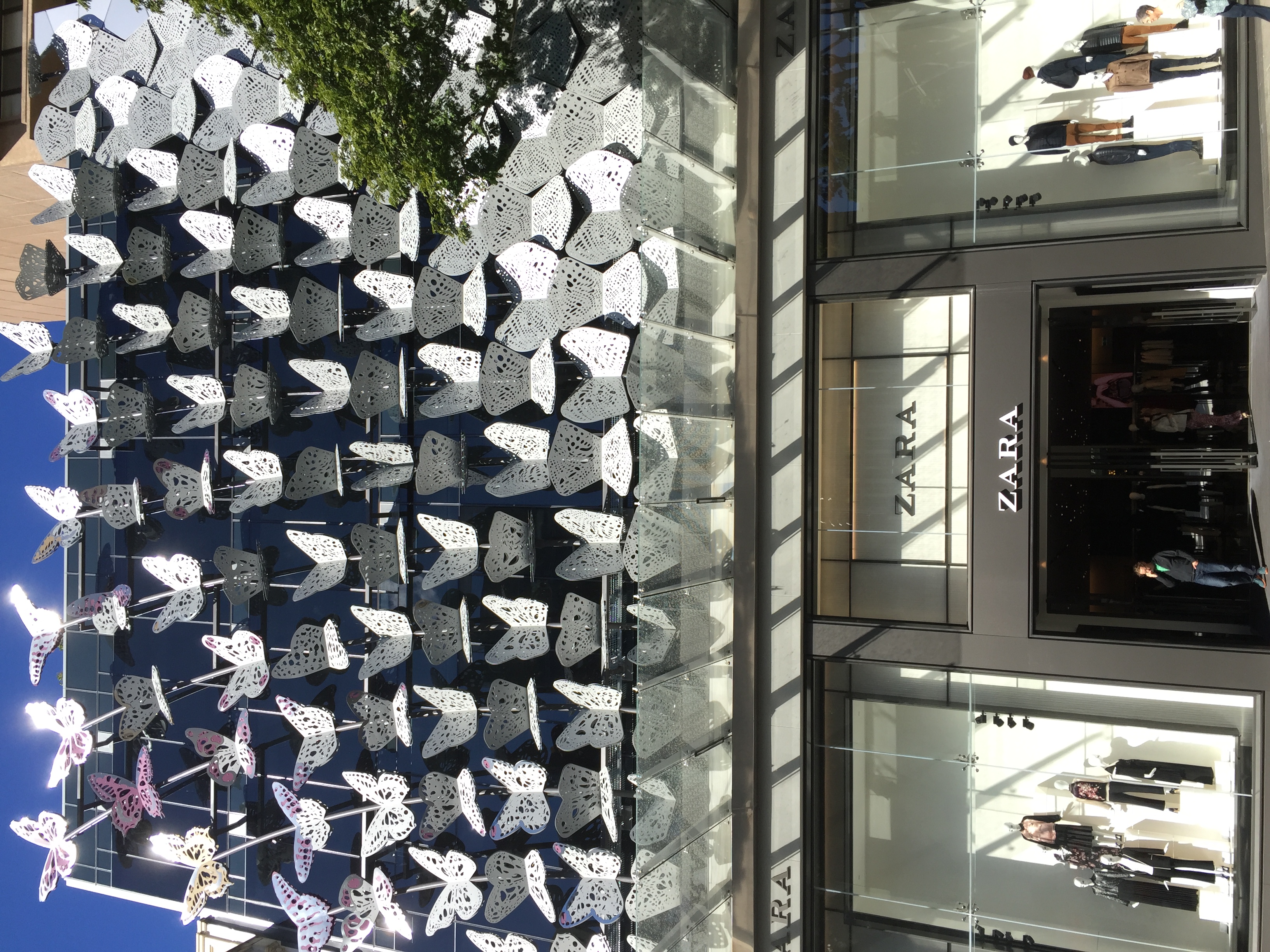 File:Zara shop, Queen Street Mall 