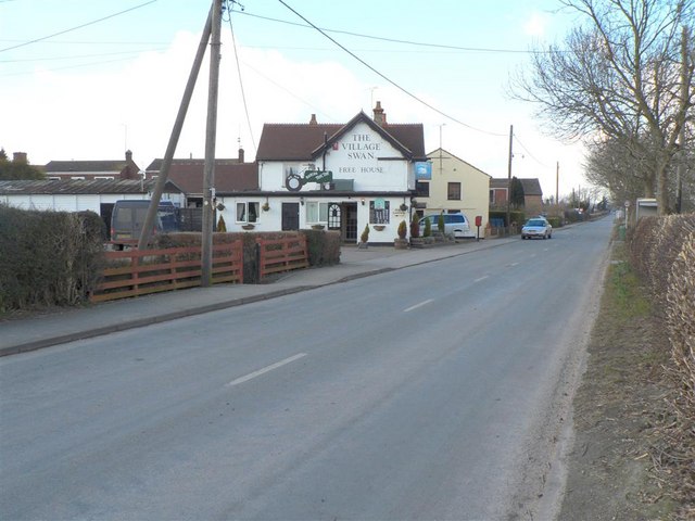 "The Village Swan", Ivinghoe Aston - geograph.org.uk - 131744