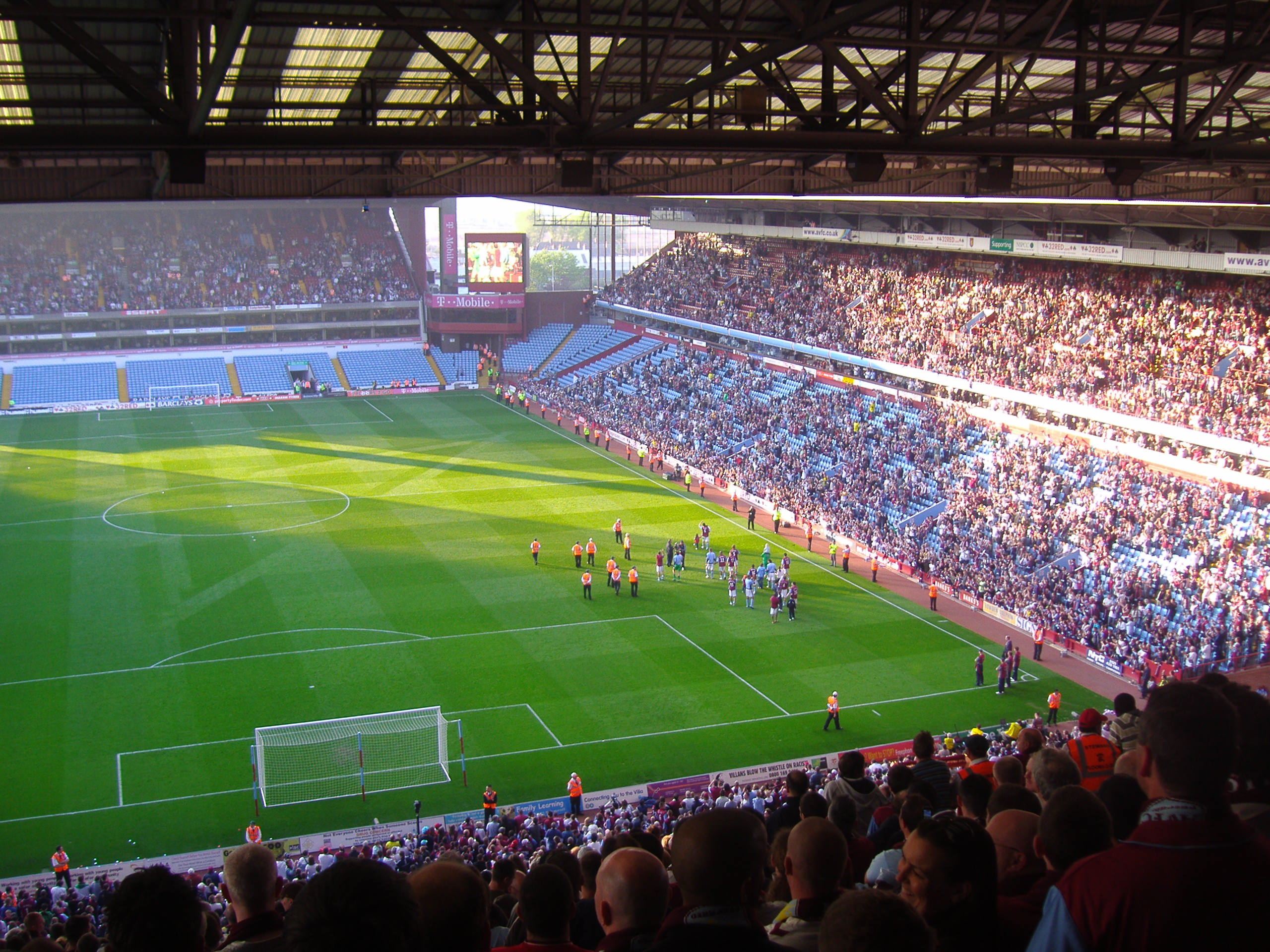 Villa park отзывы. Вилла парк стадион. Вилла парк. Вилла парк Омск день рождения. Villa Park.