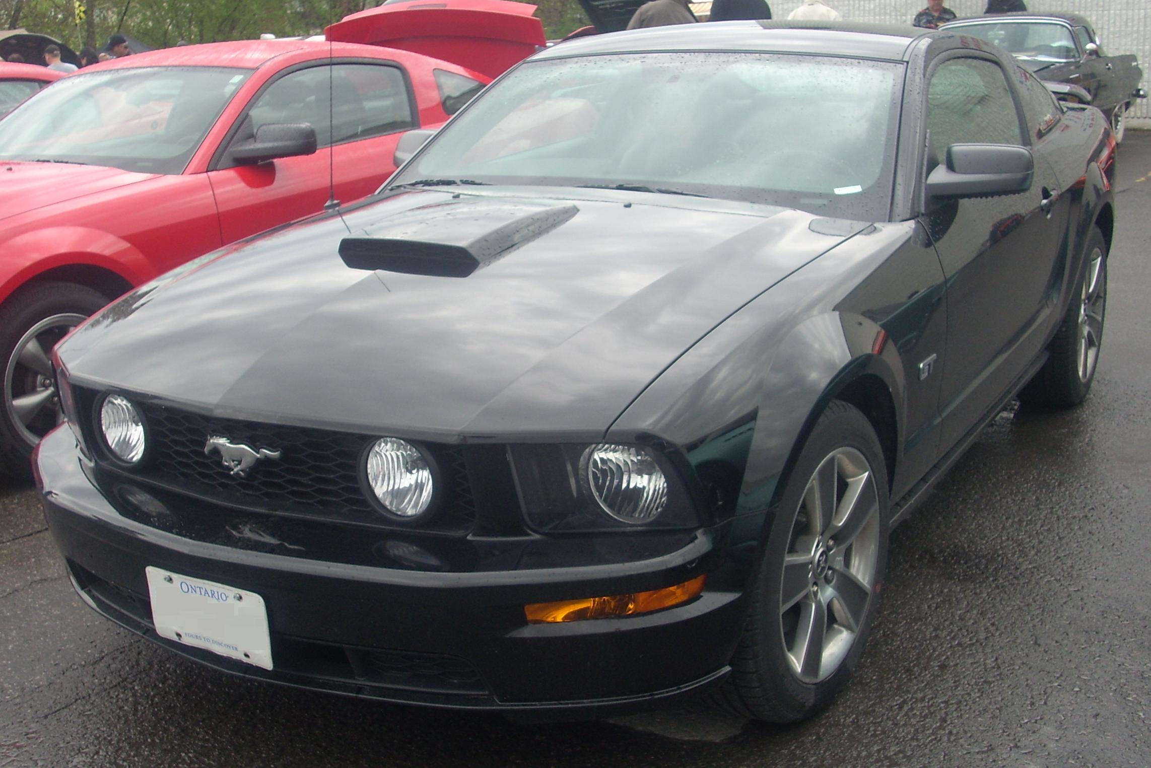 Ford Mustang v 2005 черный