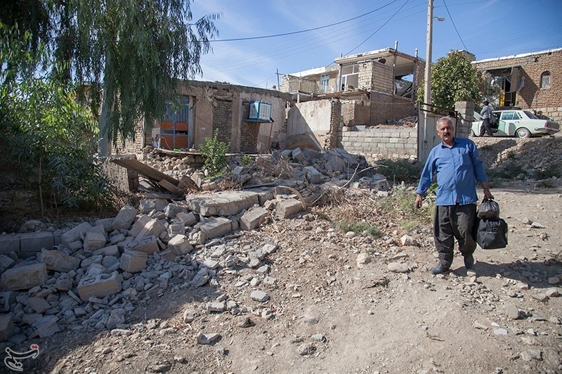 File:2017 Kermanshah earthquake by Farzad Menati - Villages of Sarpol-e Zahab County (86).jpg