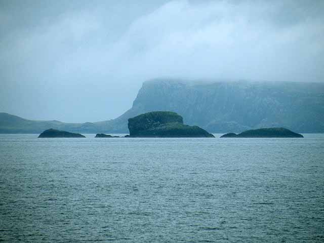 File:An t-Iasgair rocks - geograph.org.uk - 1492854.jpg