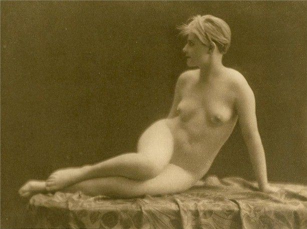 File:Art Deco Nude Gravure 29.jpg