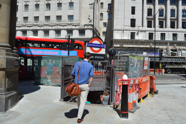 File:Bank Underground Station - geograph.org.uk - 5646593.jpg