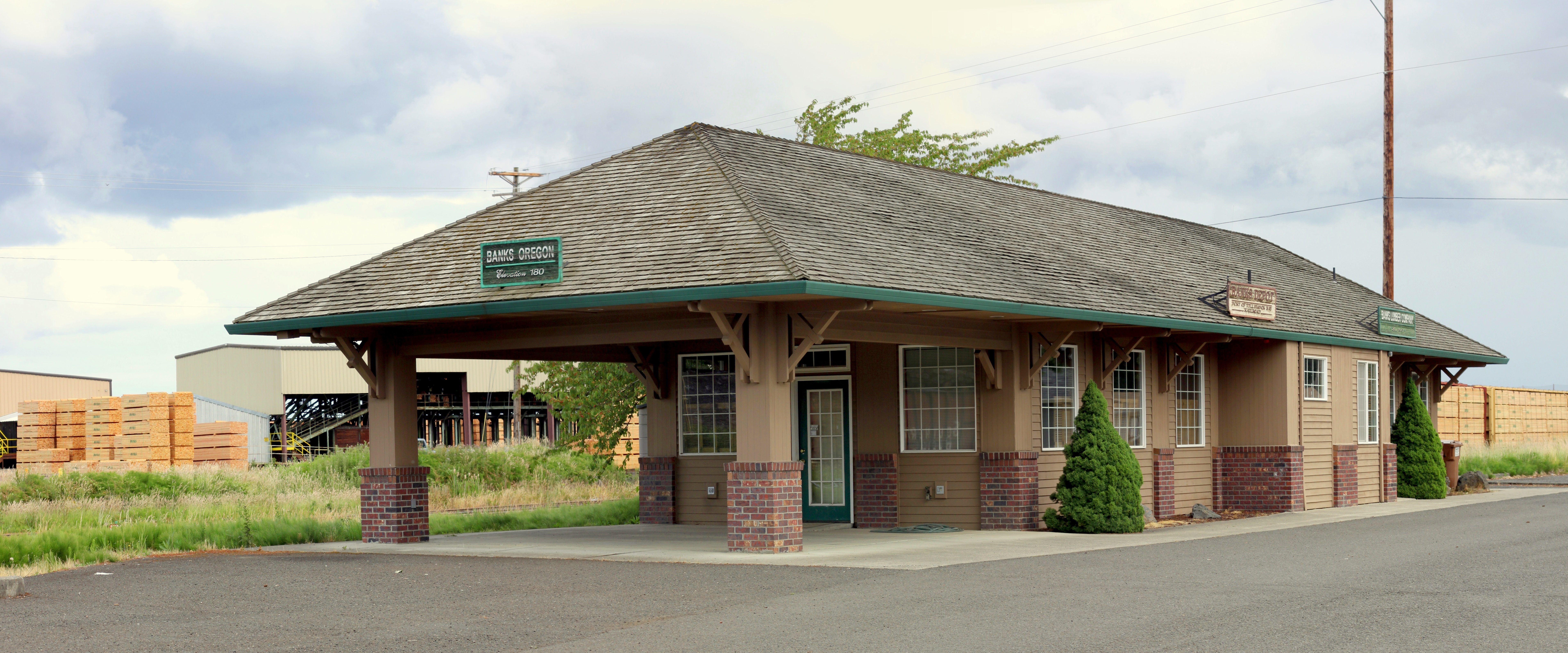 Train banks. Адамс (округ, Вашингтон). СС Орегон. Glenwood, Washington County, Oregon. Property Management Tualatin Oregon.