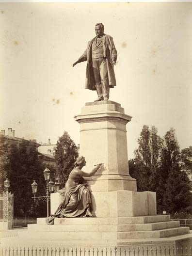 File:Brogi, Giacomo (1822 - 1881) - Monumento a Cavour a Milano, ca. 1865.jpg