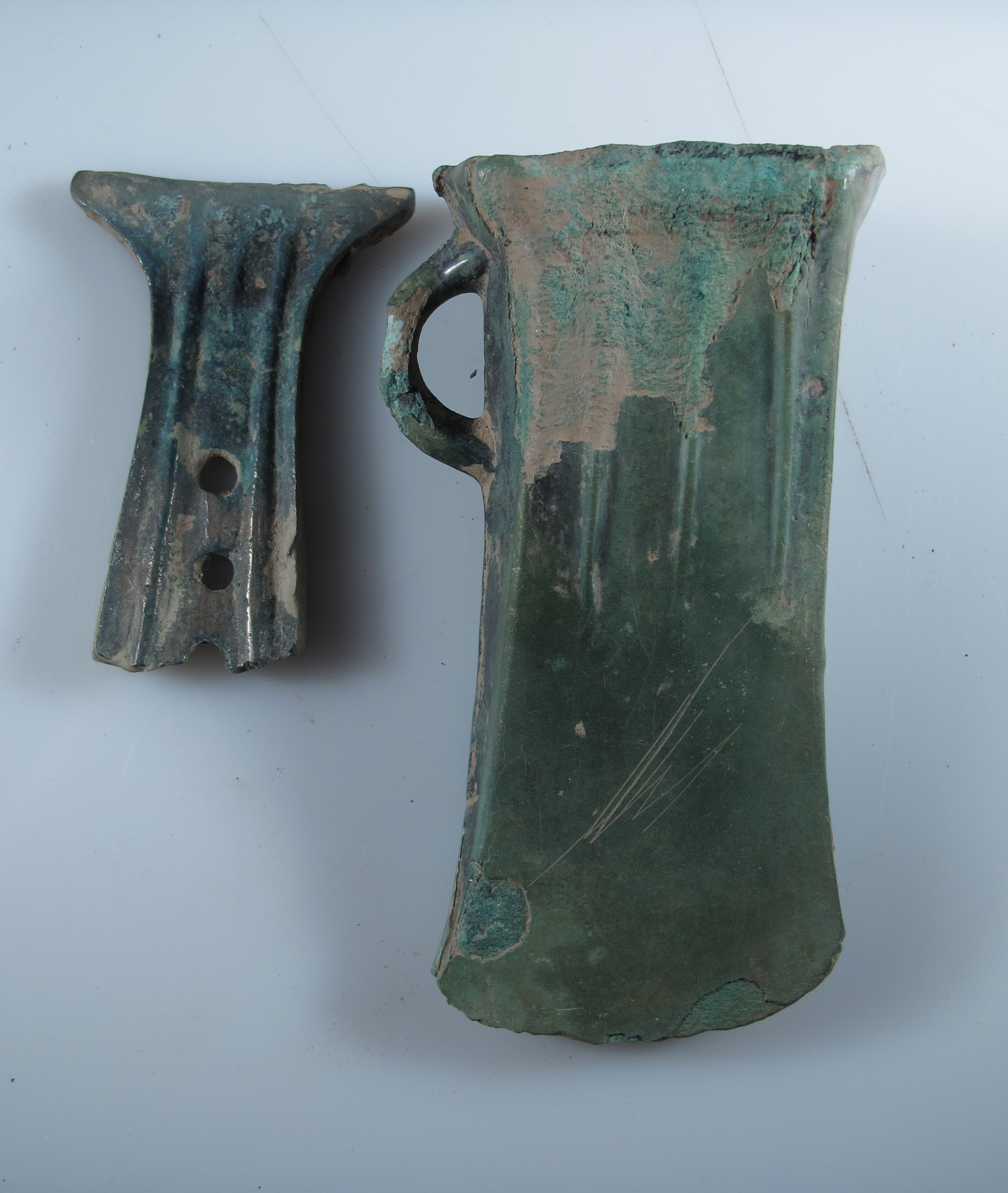 File:Pottery, Middle Bronze Age, Museum of Kladno, 176055 