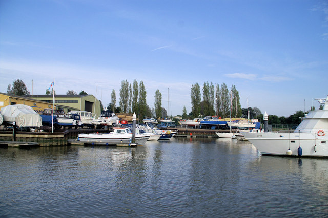 Burgh Castle Marina - geograph.org.uk - 813155