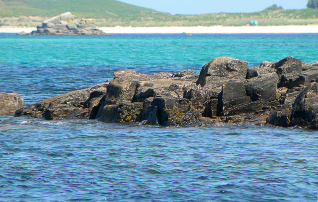 File:Crabs Ledge with Appletree Bay, Tresco, beyond - geograph.org.uk - 2041999.jpg