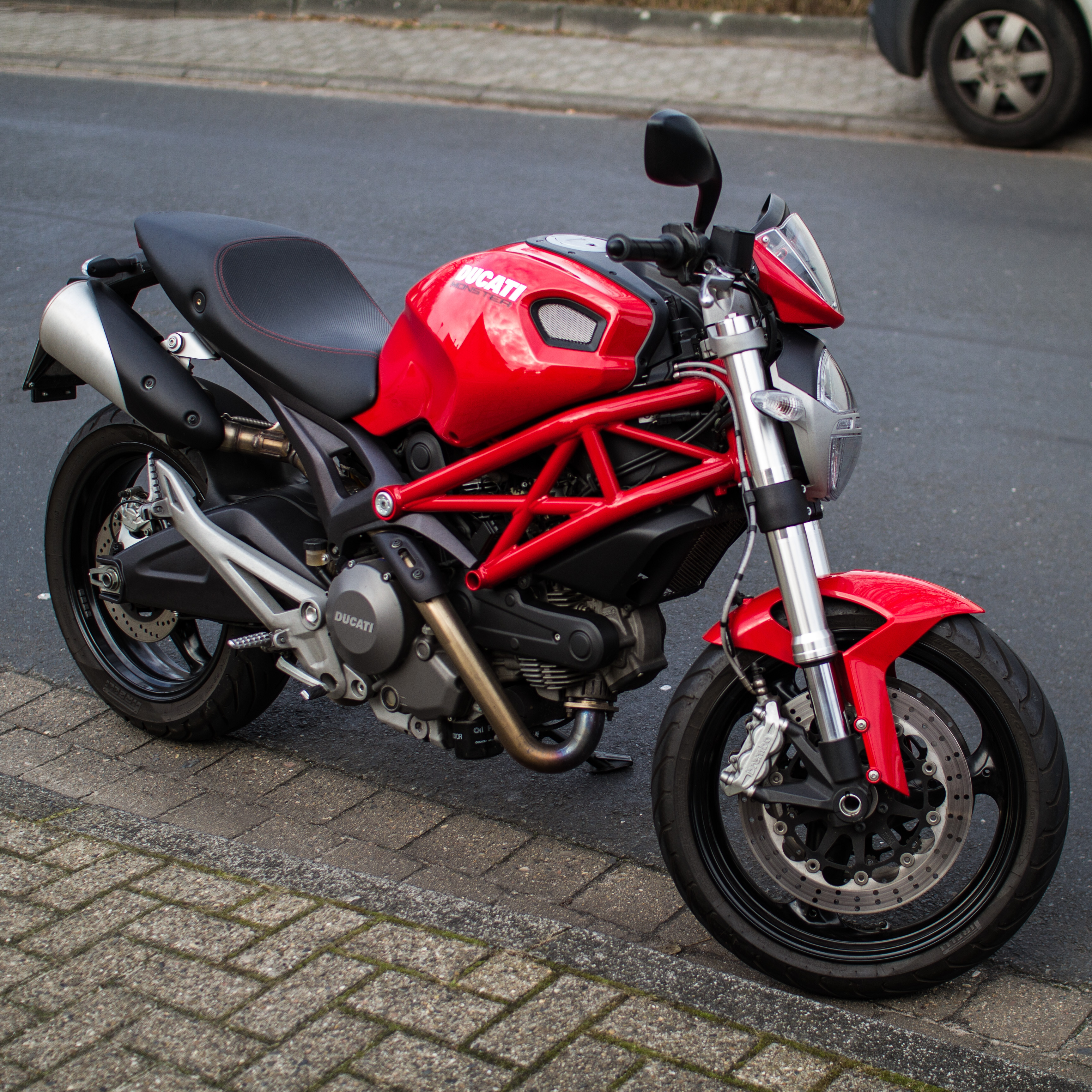 Мотоцикл Ducati Monster 696