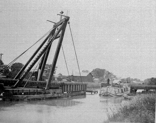 File:Ella May (boat), Maumee, Ohio, 1904 - DPLA - c60f39b9e62100ed43bfcf47db589135.jpg