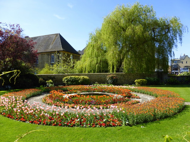 File:Flower beds, pond and fountain at Christ Church - geograph.org.uk - 3937420.jpg