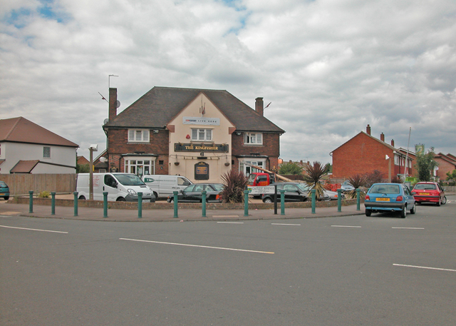 File:Gatley Avenue - geograph.org.uk - 1452234.jpg