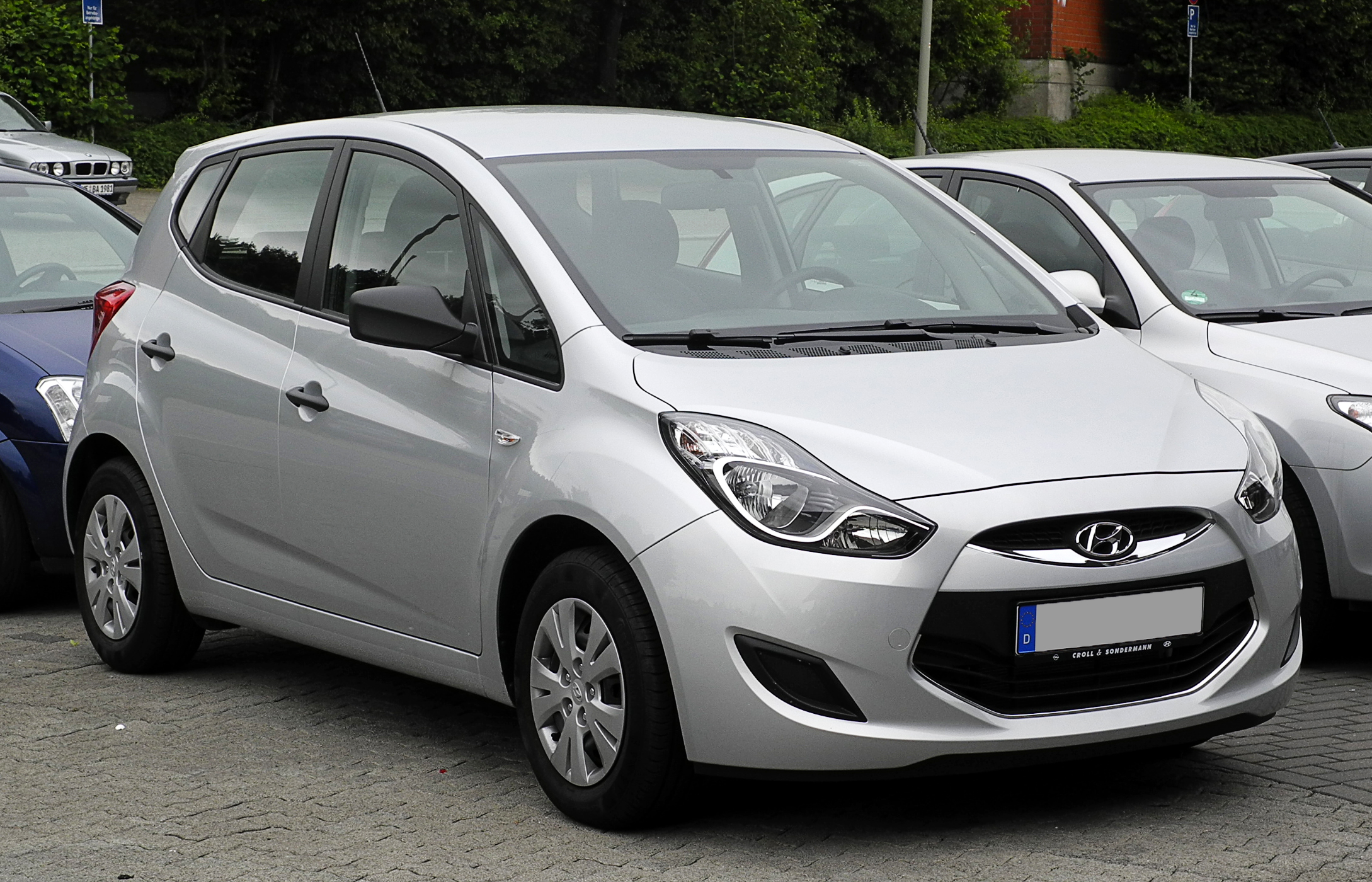 file-hyundai-ix20-1-4-classic-frontansicht-13-juni-2011