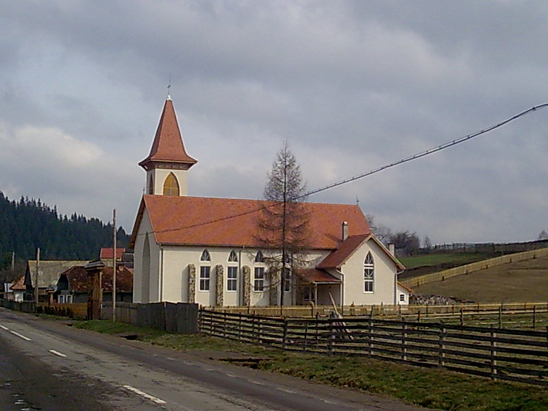 File:Komját (Comiat) - Church.jpg