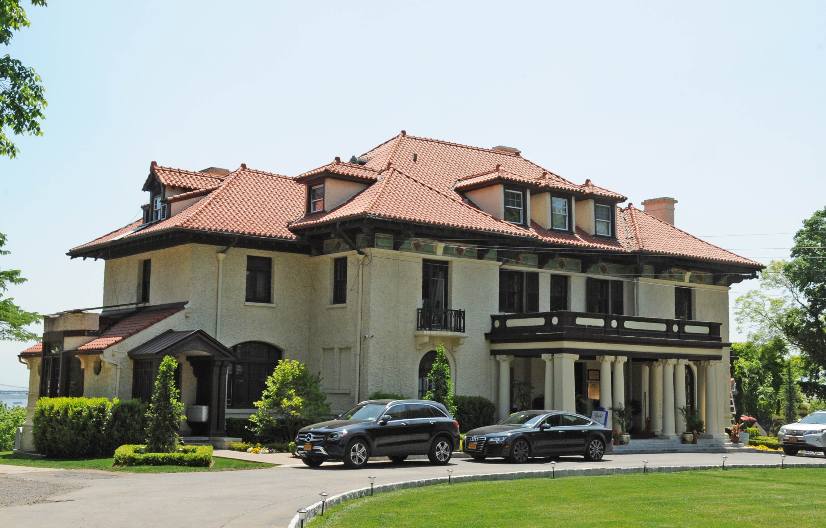Casa Belvedere - Wikipedia